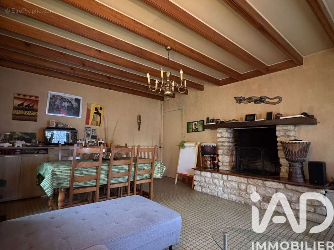 Maison 138 m² à La Caillere-Saint-Hilaire  - photo 4