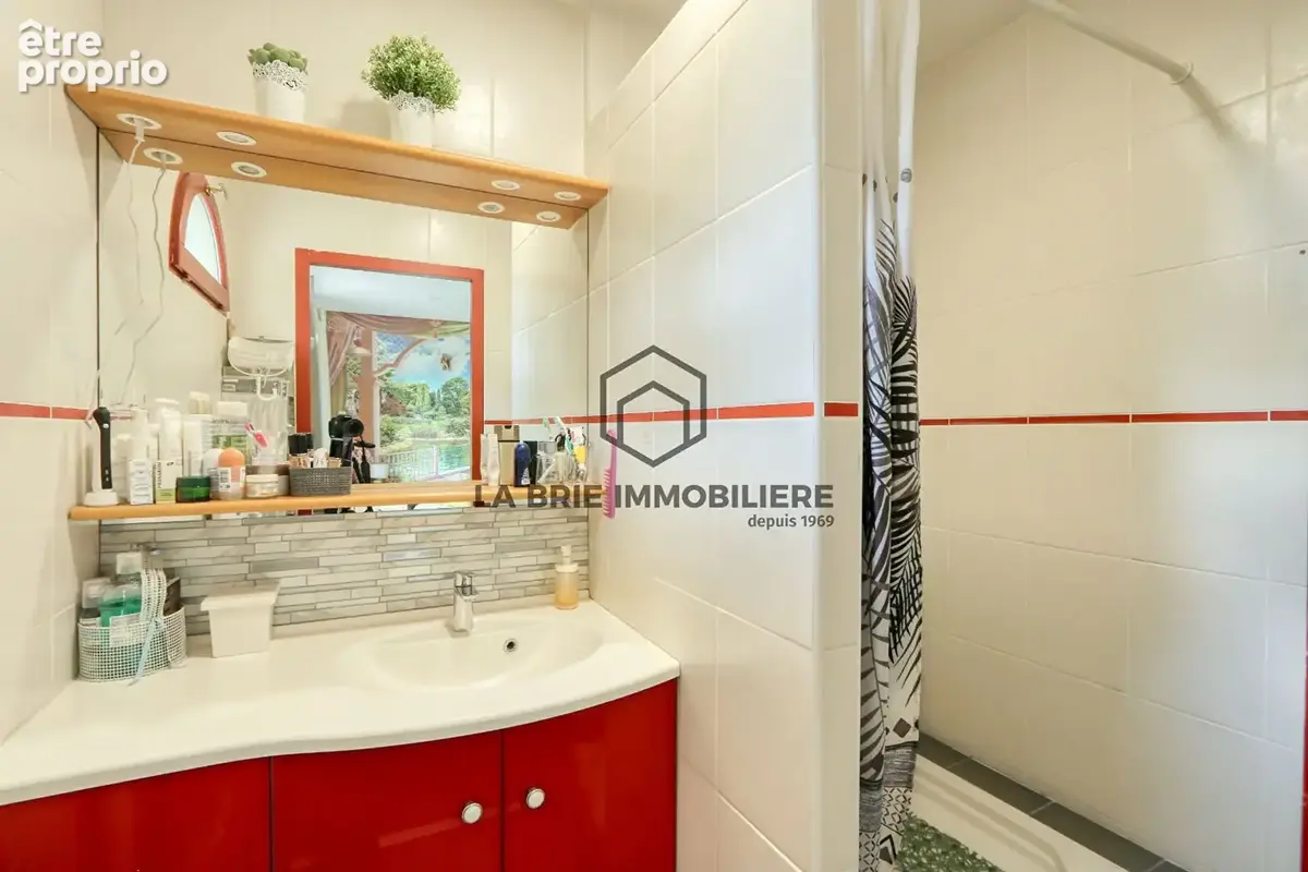 Maison 8 pièces 192 m² à vendre à Chevry-Cossigny (77173) - photo 8