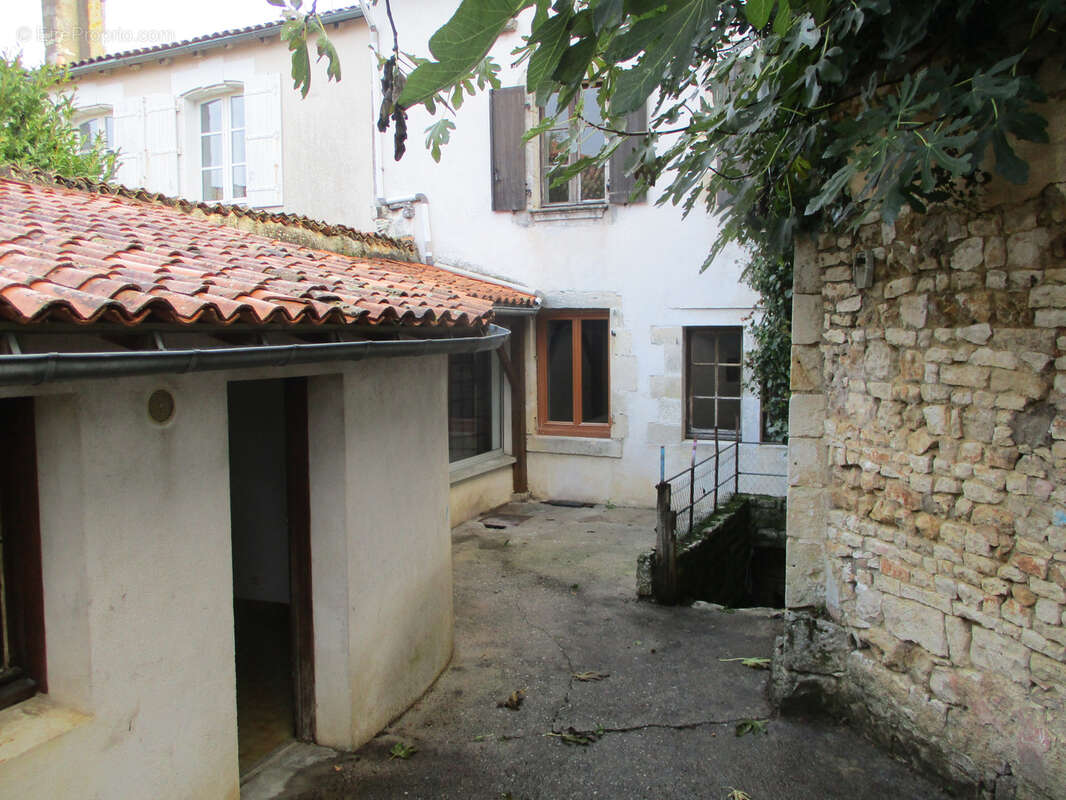 Maison à COUHE