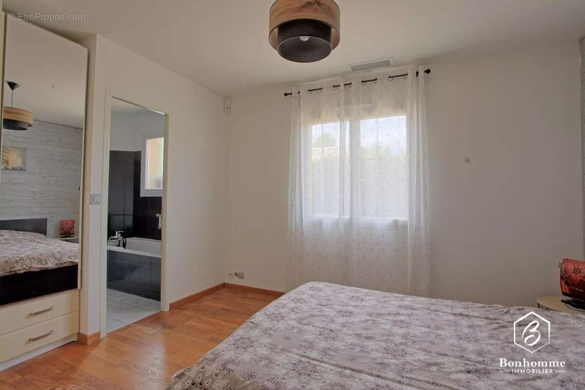 Maison 7 pièces 155 m² - Saint-Morillon - photo 5