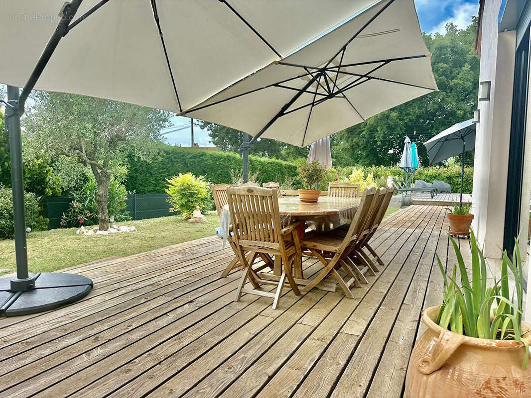 Maison à SAINT-CEZAIRE-SUR-SIAGNE