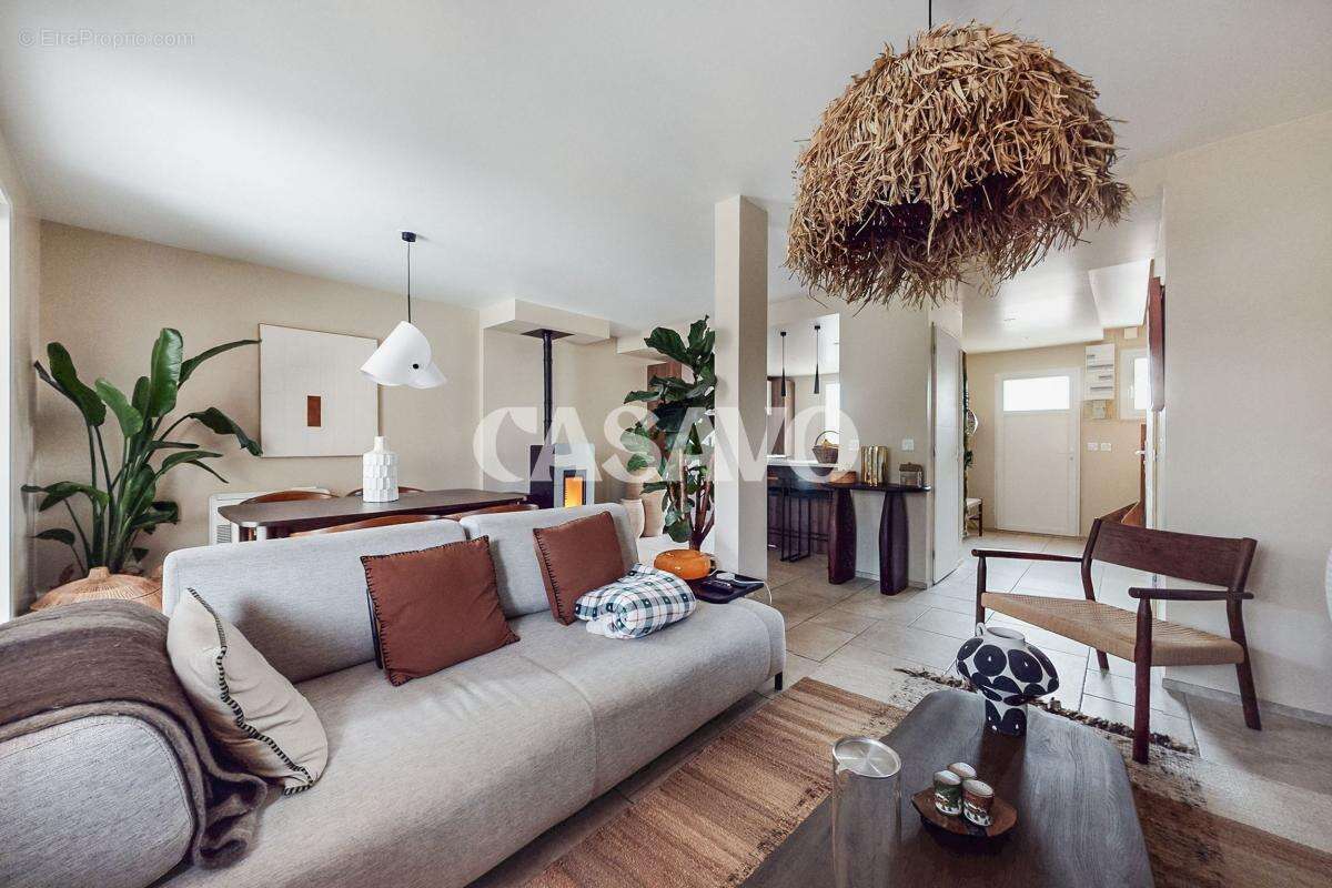 Maison à SALAISE-SUR-SANNE