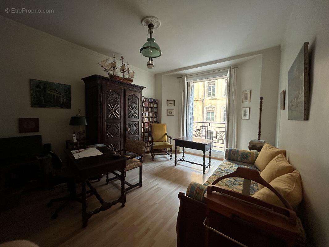 Appartement à MARSEILLE-7E