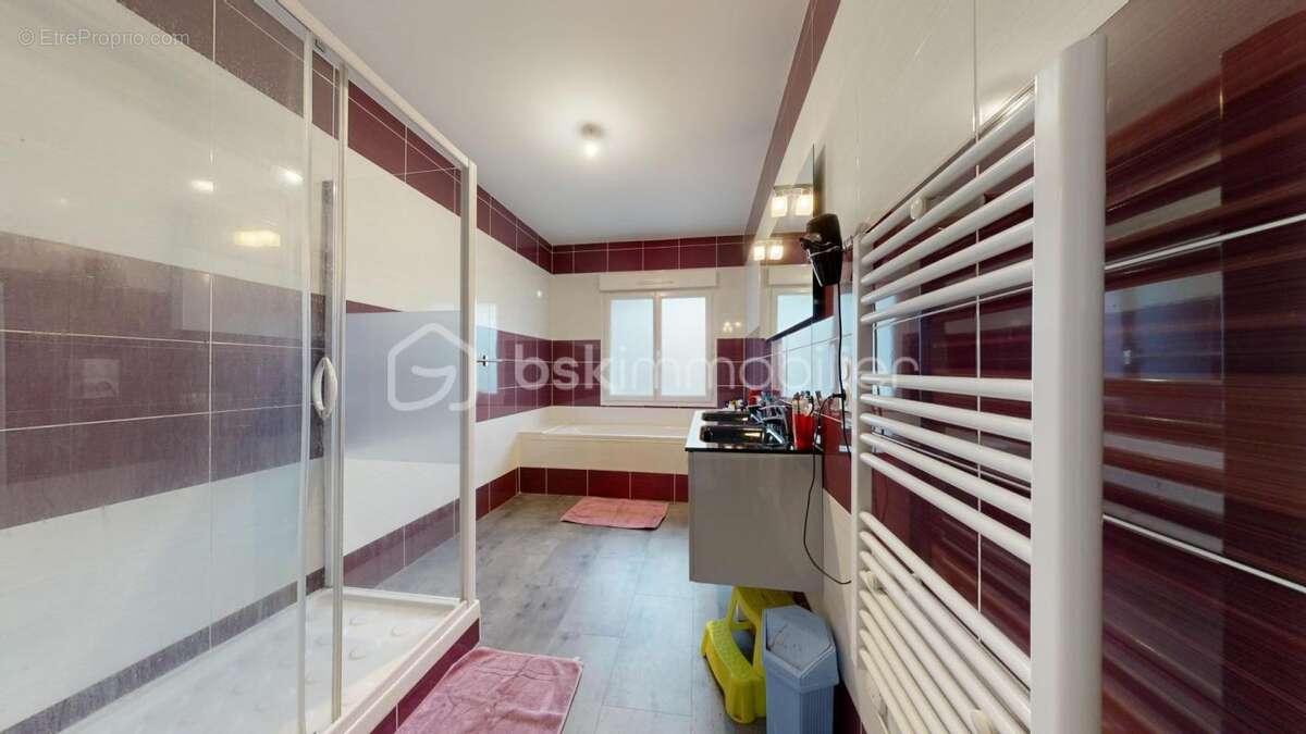 Maison à SAINT-HILAIRE-BONNEVAL