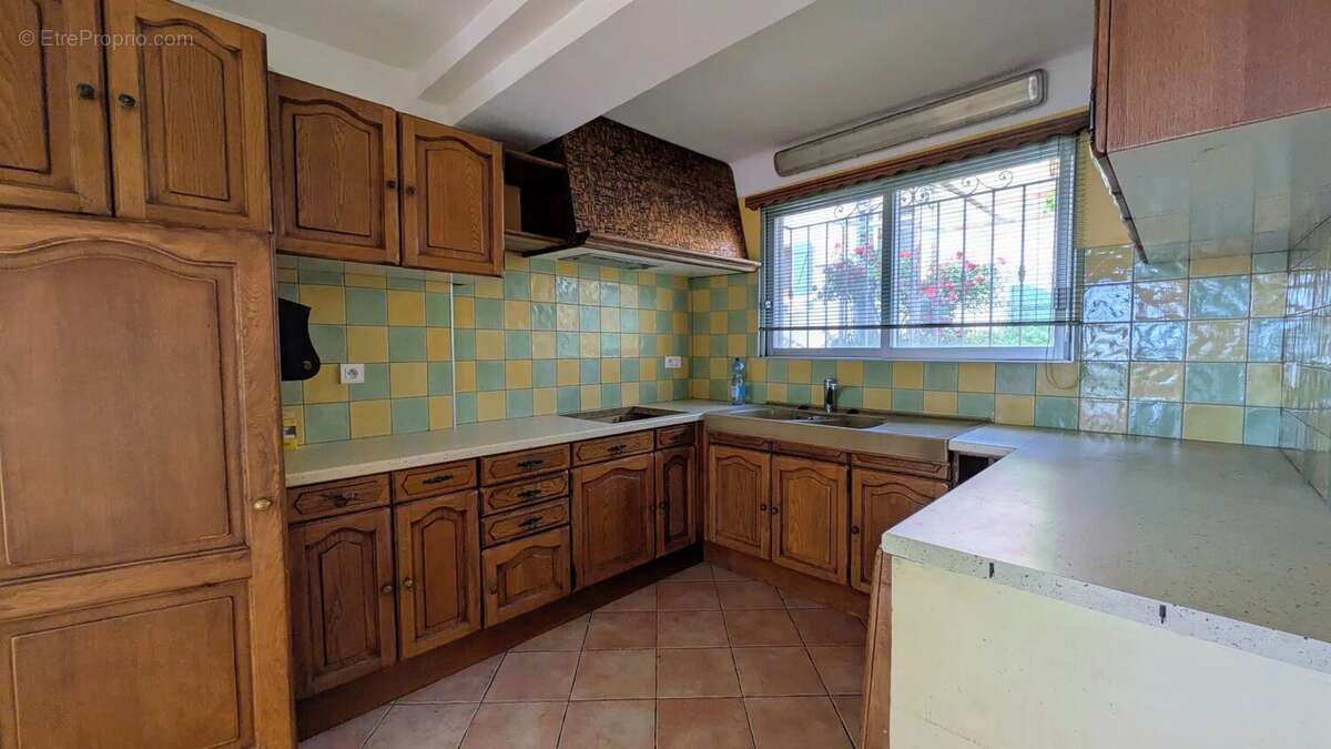 Maison à CASTAGNIERS