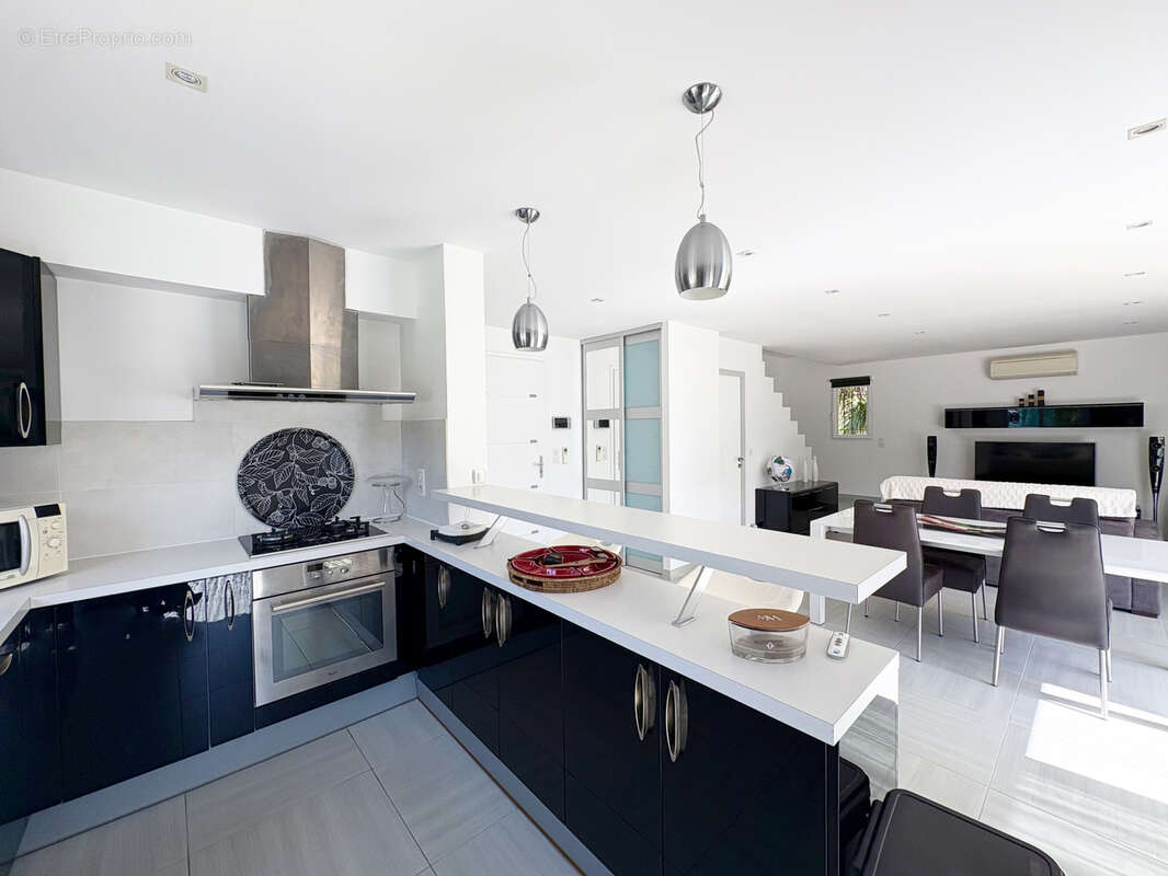 Maison à SIX-FOURS-LES-PLAGES