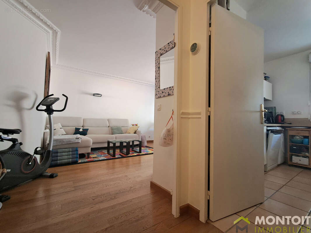 Appartement 69m2 - 2 chambres - jardin terrasse 190m2 - parking - transports et commodites - photo 8