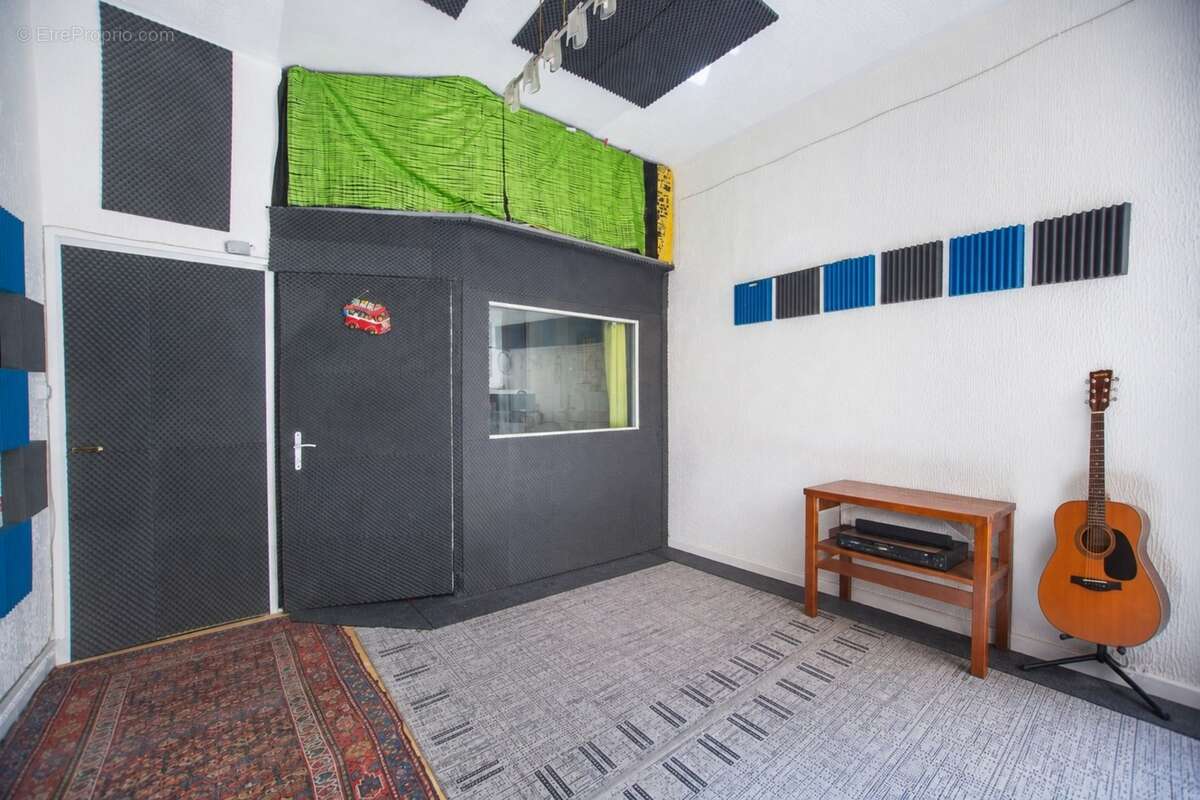 À vendre Appartement T2bis de 72m² à MARSEILLE 1ER ARRONDISSEMENT - photo 2