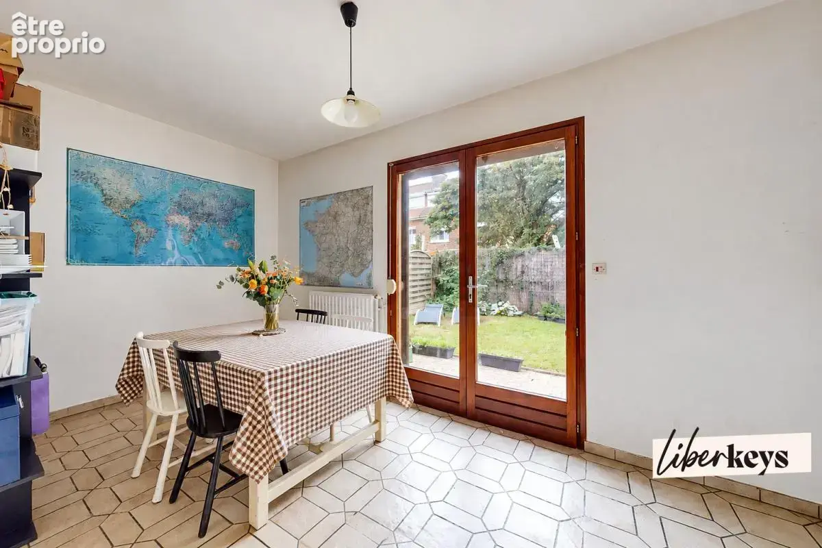 Maison de 120m² avec 4 chambres, jardin, garage, et cave - photo 6