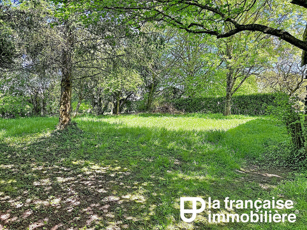 Terrain à ERCE-PRES-LIFFRE