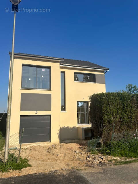 Maison à SAINT-JACQUES-SUR-DARNETAL