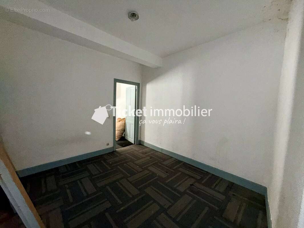 T2 à rénover – Centre-ville de Castres – 59 900 € - photo 5