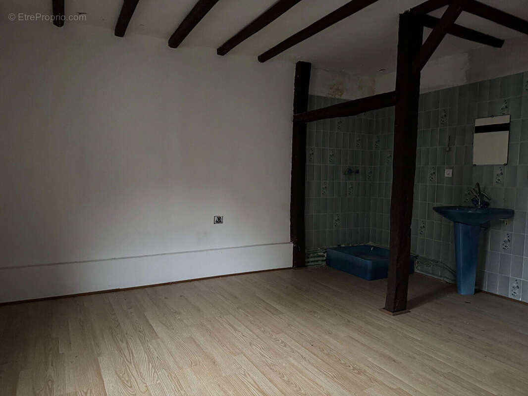 NEZEL - Maison avec extérieur gazonné à rénover - photo 9