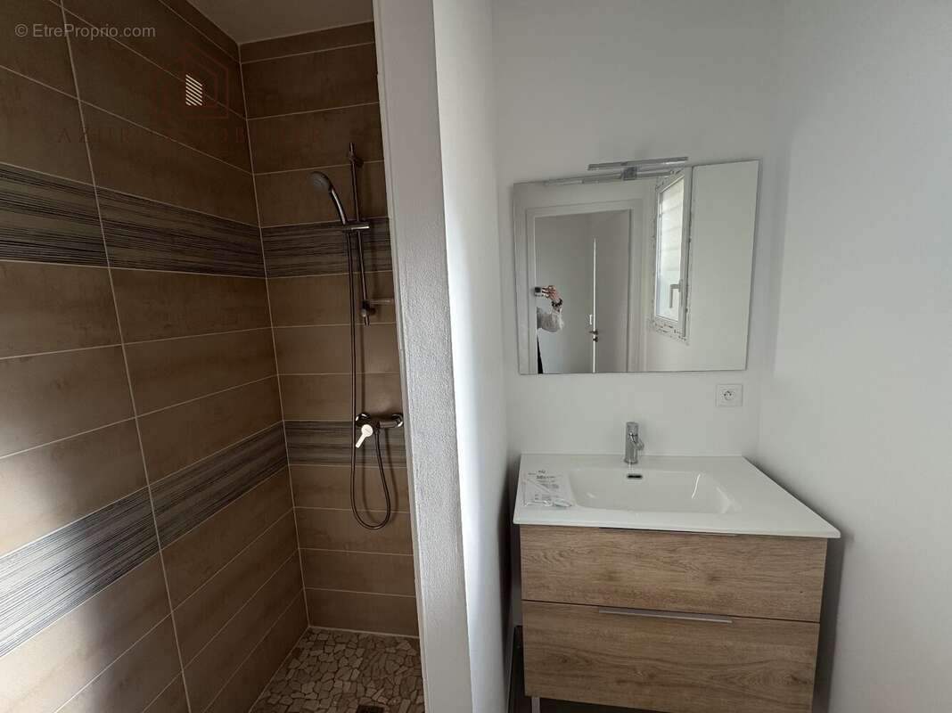 Maison à NISSAN-LEZ-ENSERUNE