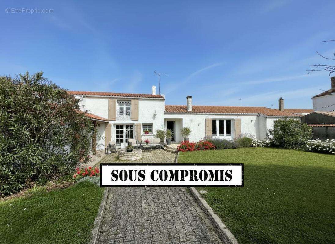 Maison à CHARRON