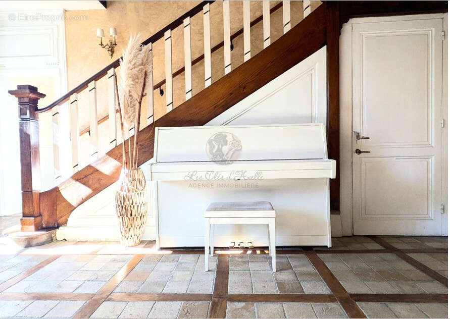 Maison à SAINT-GENIS-LAVAL