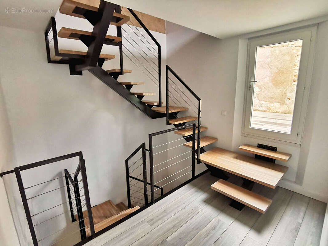 Maison à SAINT-LAURENT-DE-LA-SALANQUE