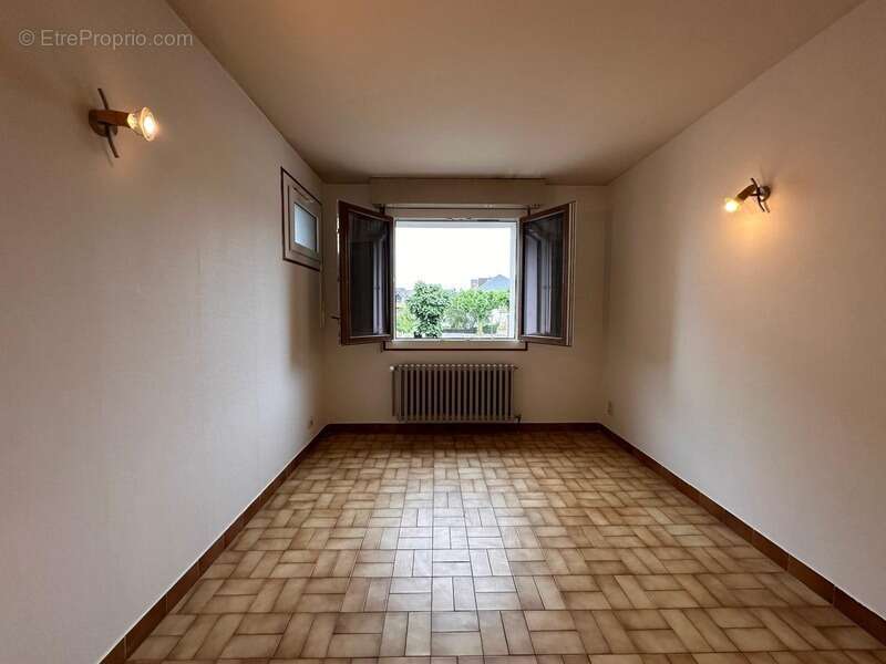 VENTE : Grand Studio (type T2) de 42 m² en plein cœur de Saint-Julien-en-Genevois proche douane de Perly - photo 2