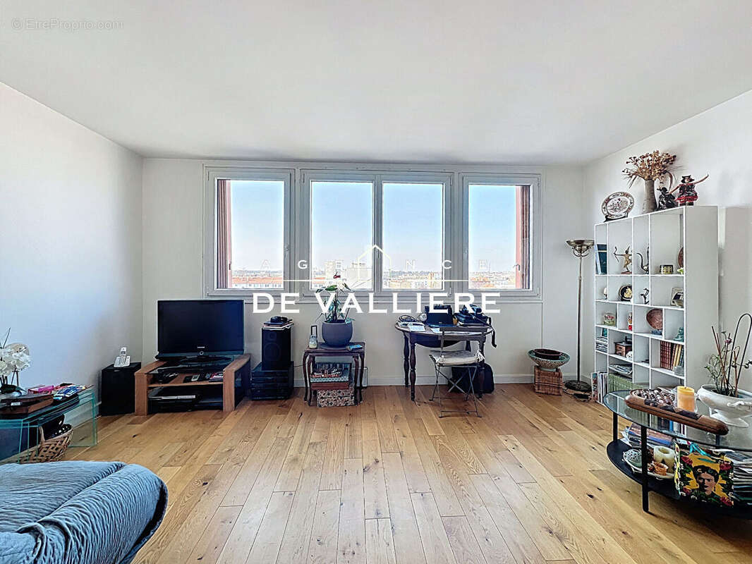 Appartement à NANTERRE