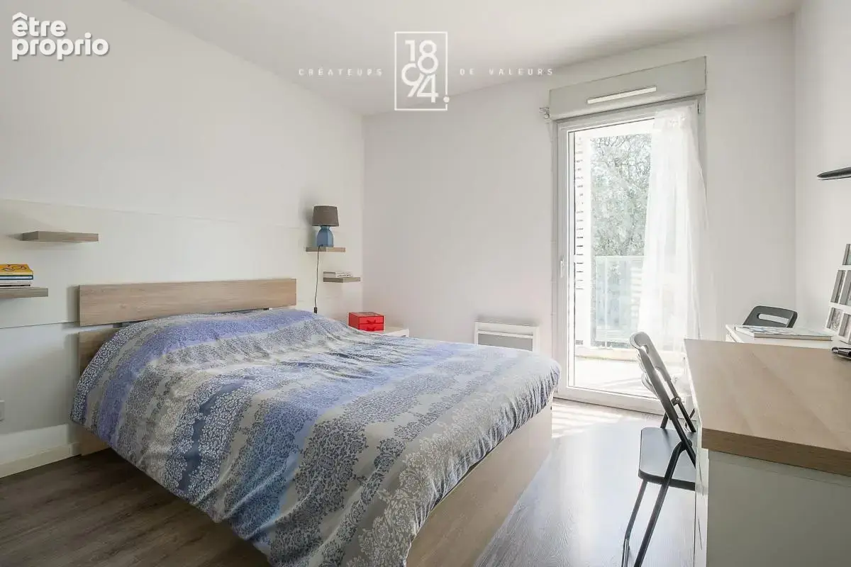 À vendre -T3 lumineux avec terrasse - Marseille 13009 secteur Cabot - photo 7