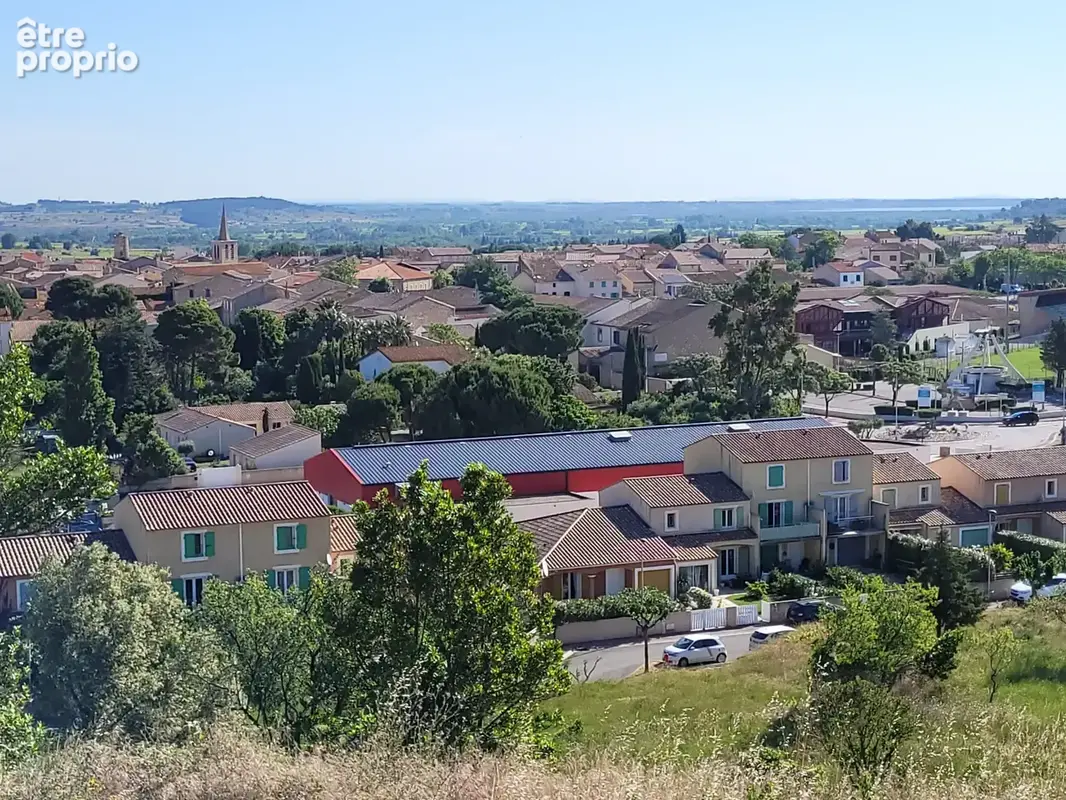 Fleury d'Aude Immeuble Professionnel ou commercial de 100 m2 au sol + un appartement de 50 m2 au 1er é - photo 2