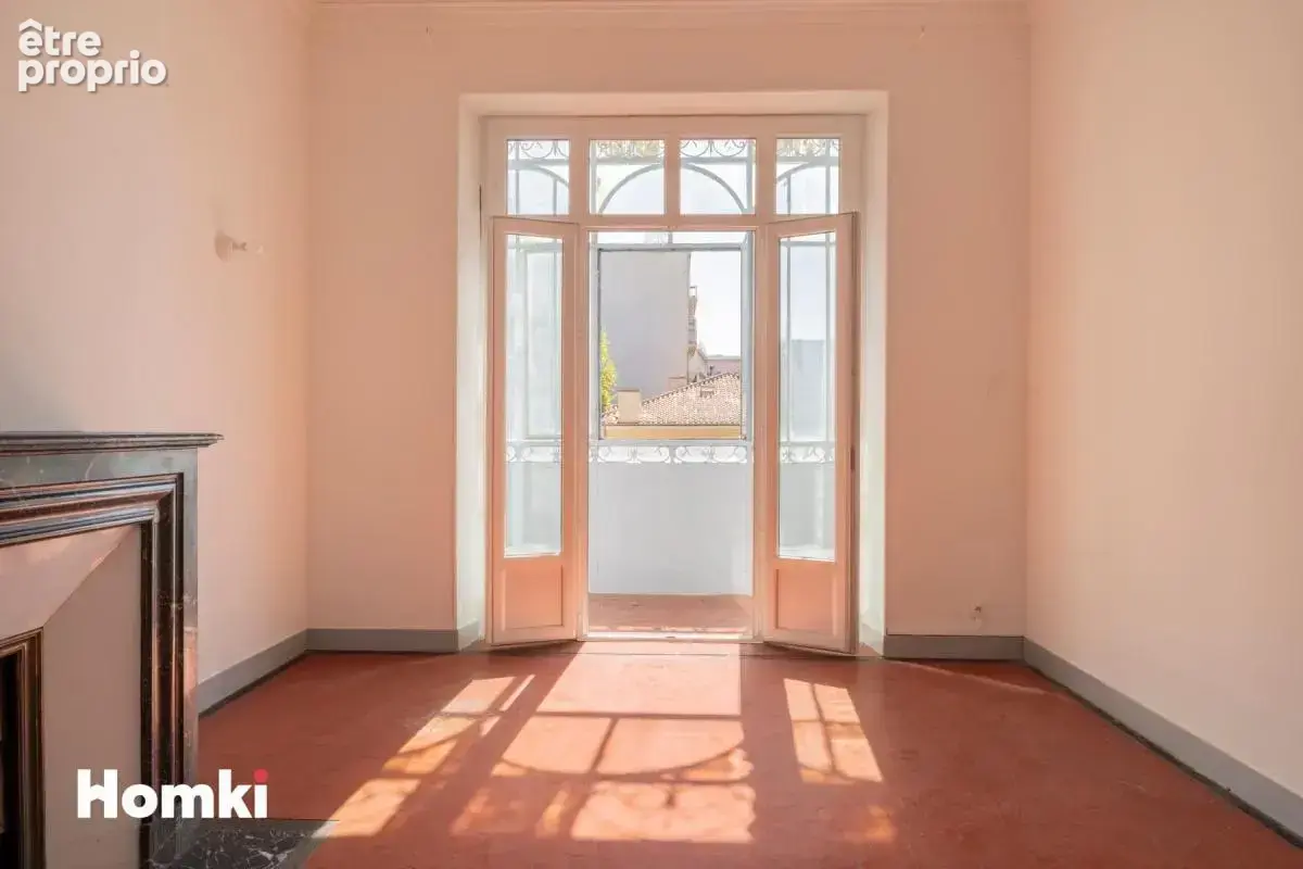 Appartement à MARSEILLE-4E