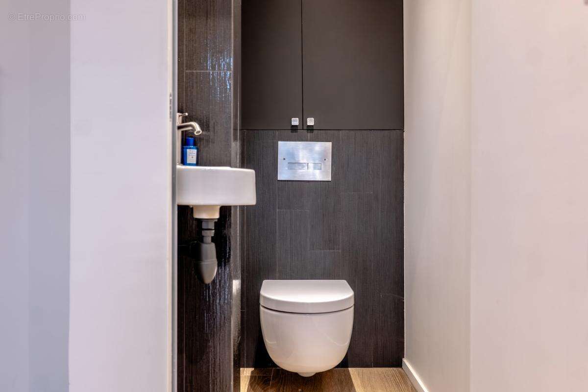 Appartement à PARIS-1E