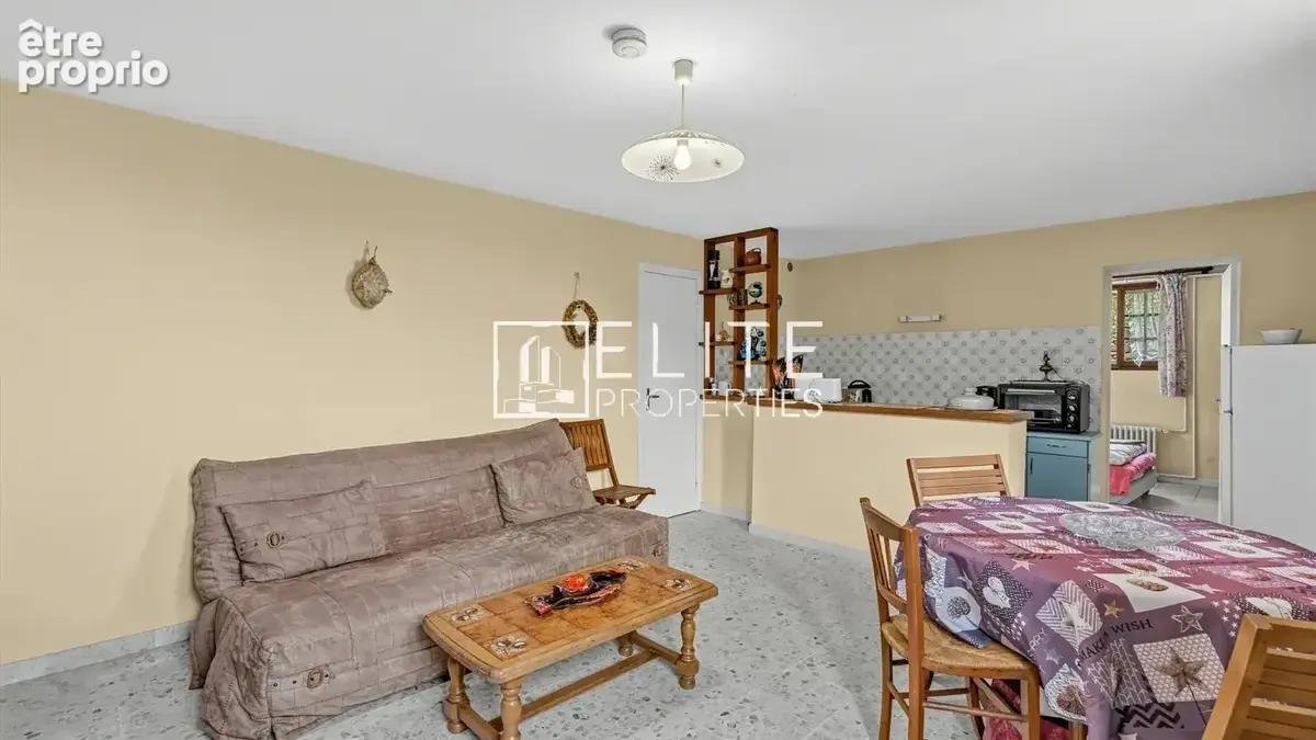 MANDELIEU-LA-NAPOULE (CAPITOU) : Maison à rénover, 110 m² habitables, vue panoramique mer et collines, terrain de 1 375 m² - photo 6