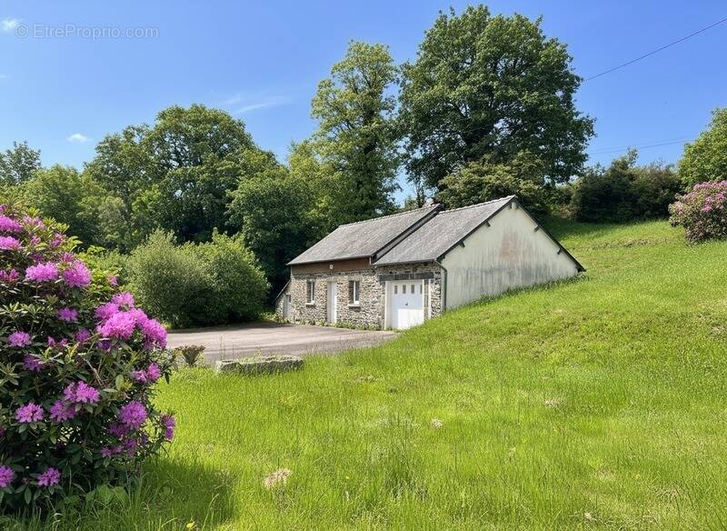 Maison à SAINT-NICOLAS-DU-PELEM