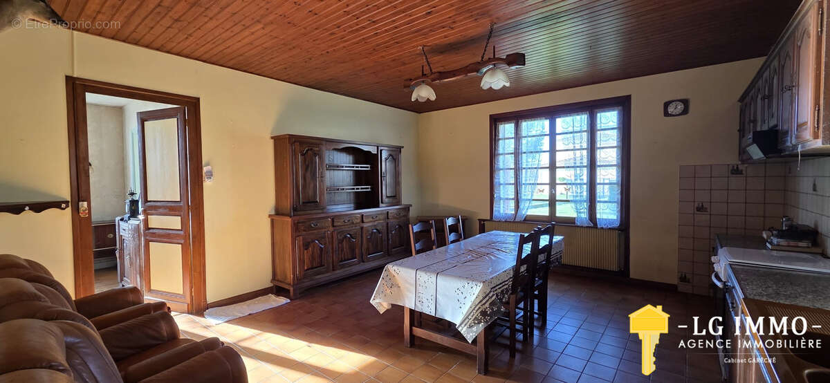 Maison à MORTAGNE-SUR-GIRONDE