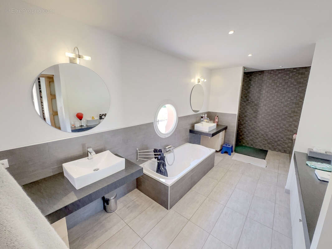 Maison à CAMBOUNET-SUR-LE-SOR