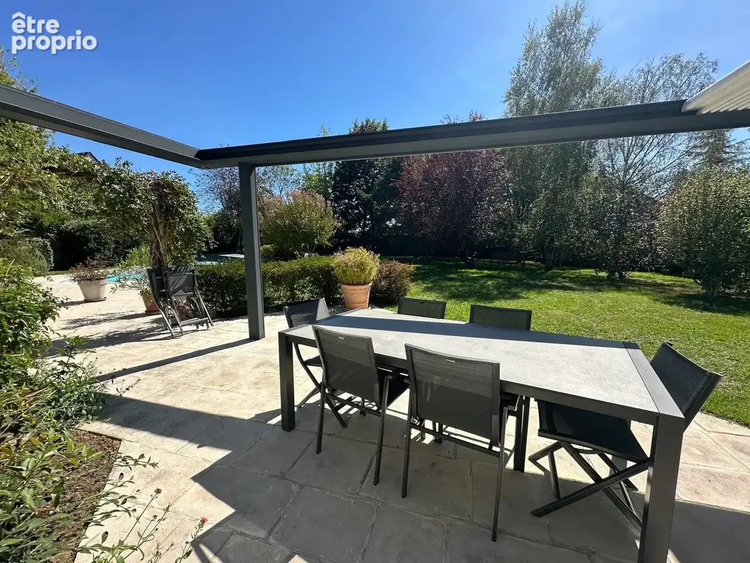 Tours limite Saint Cyr sur Loire, propriété exceptionnelle à vendre. - photo 3