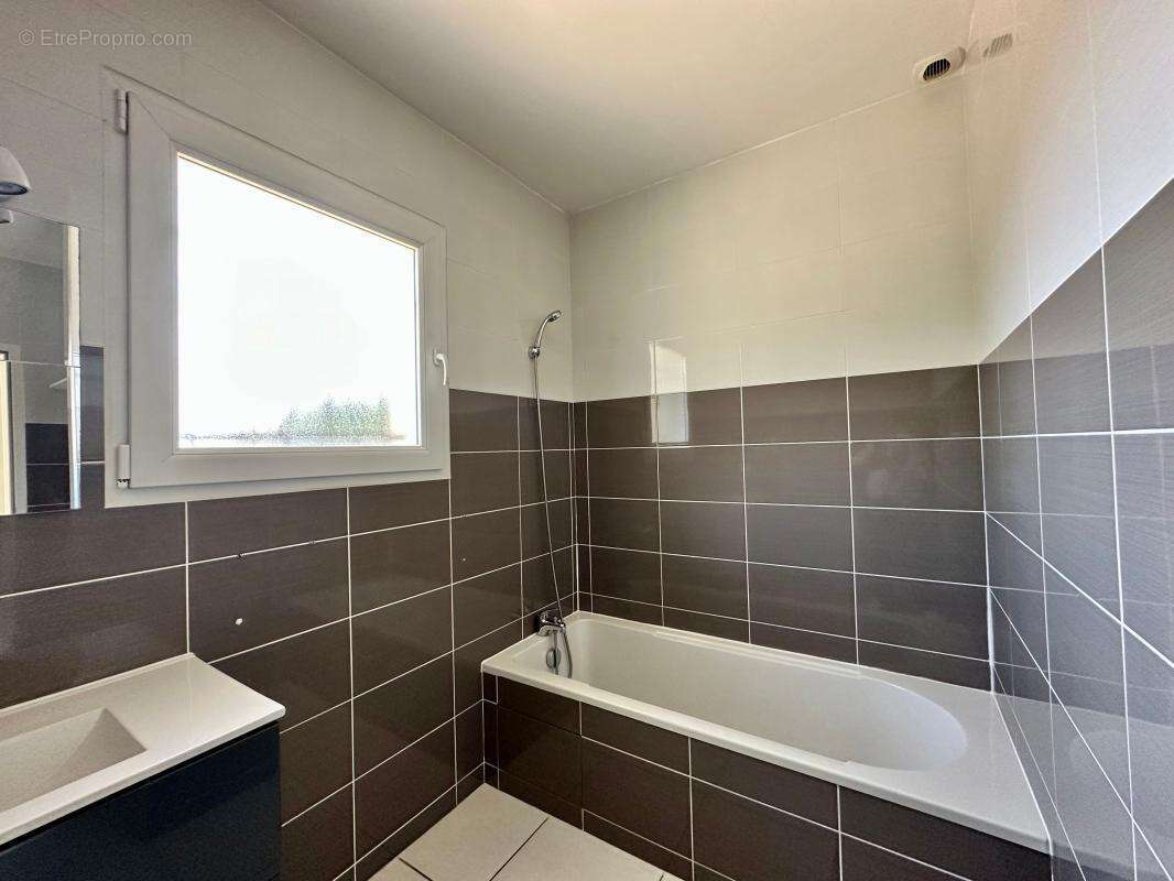 Maison Contemporaine de 118 m² sur une parcelle de 600M² – Haute Technologie & Clé en main – La Verpillière - photo 13