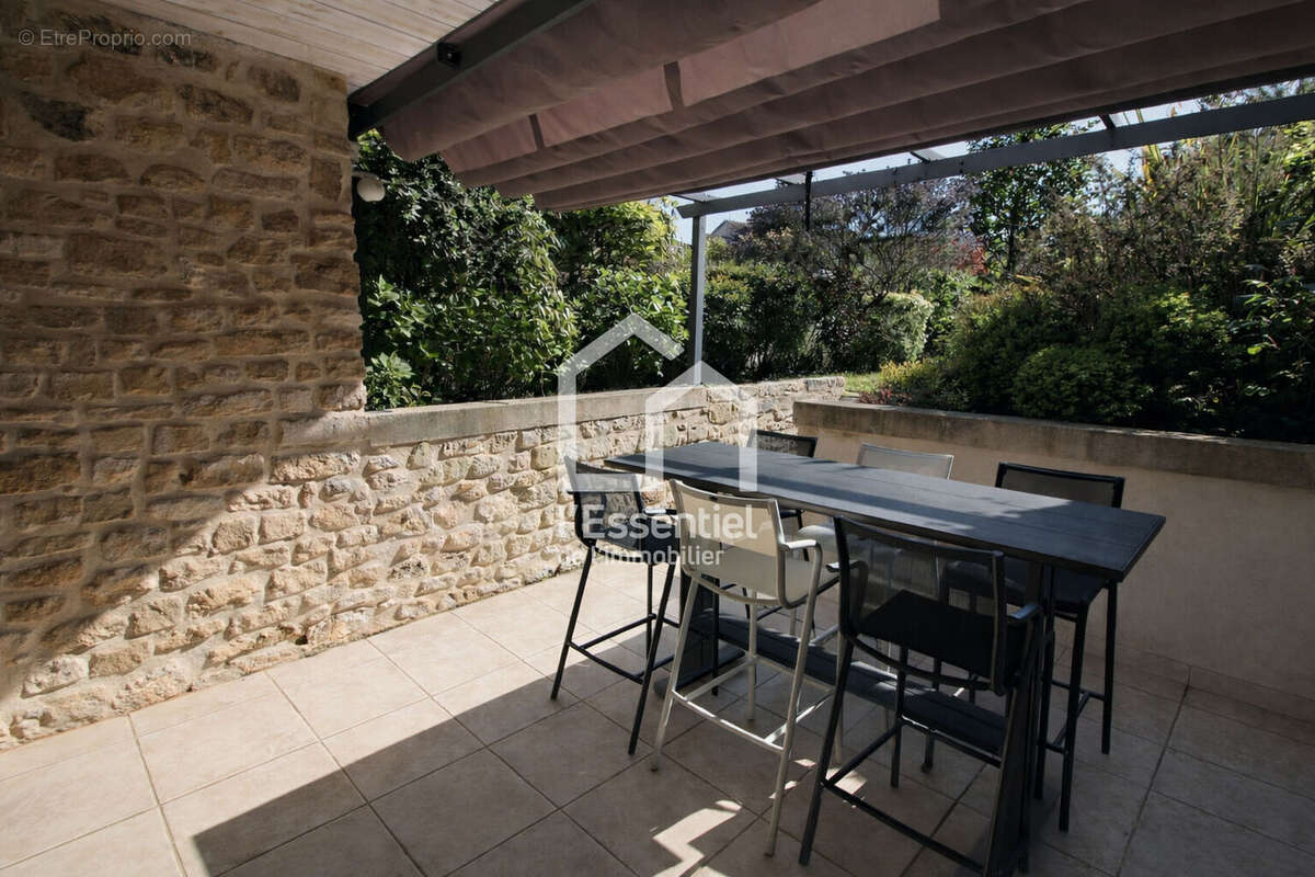 Maison à VERNEUIL-SUR-SEINE