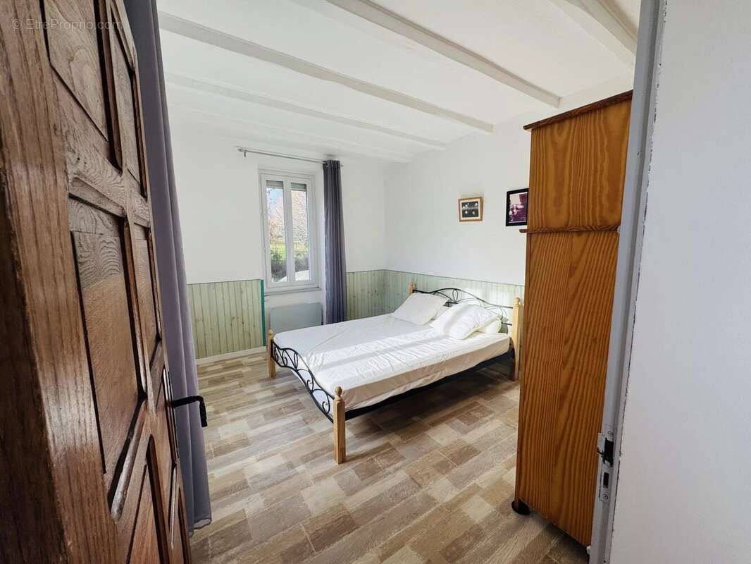 Deux maisons à La Salvetat-Peyralès avec jardin et piscine - photo 12