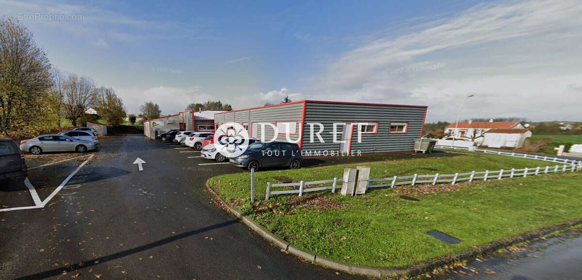 Commerce à LA CHATAIGNERAIE