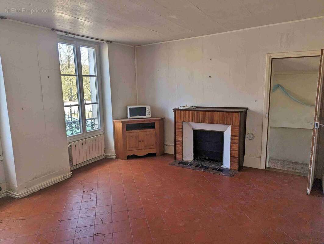 Maison à VAL-DE-MERCY