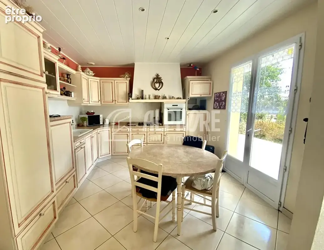 Maison 128m² - 4 chambres + bureau - La Chaize Le Vicomte - photo 6