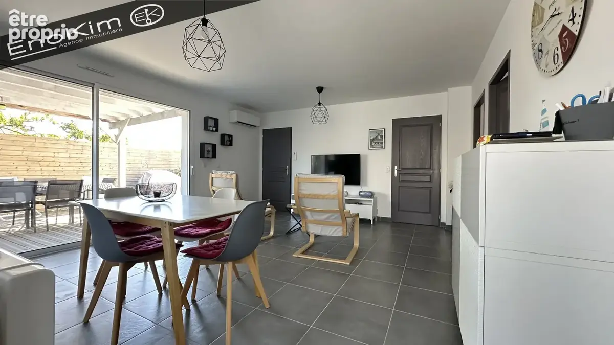 Maison de plain-pied récente   3 chambres   Terrain clos avec pergola - photo 13