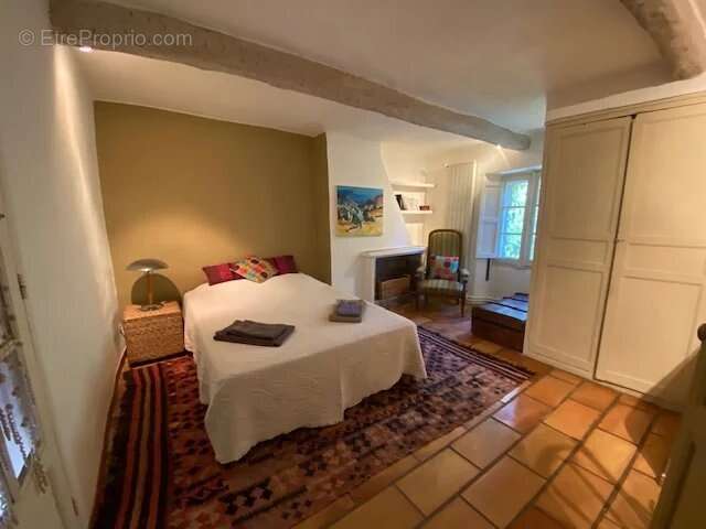 Maison à ENTRECASTEAUX