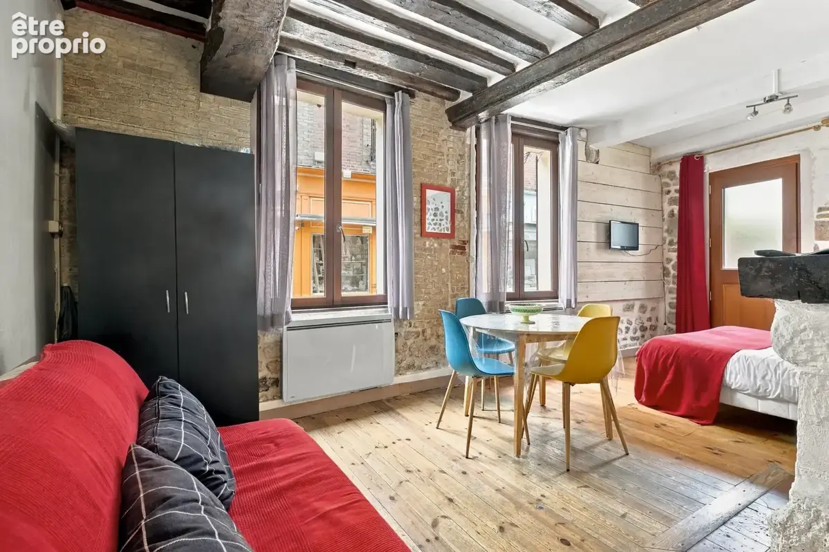 Honfleur hyper centre - appartement de 26.75 m2 environ -  grand studio avec cheminee - rez de chaussee - cour - photo 1