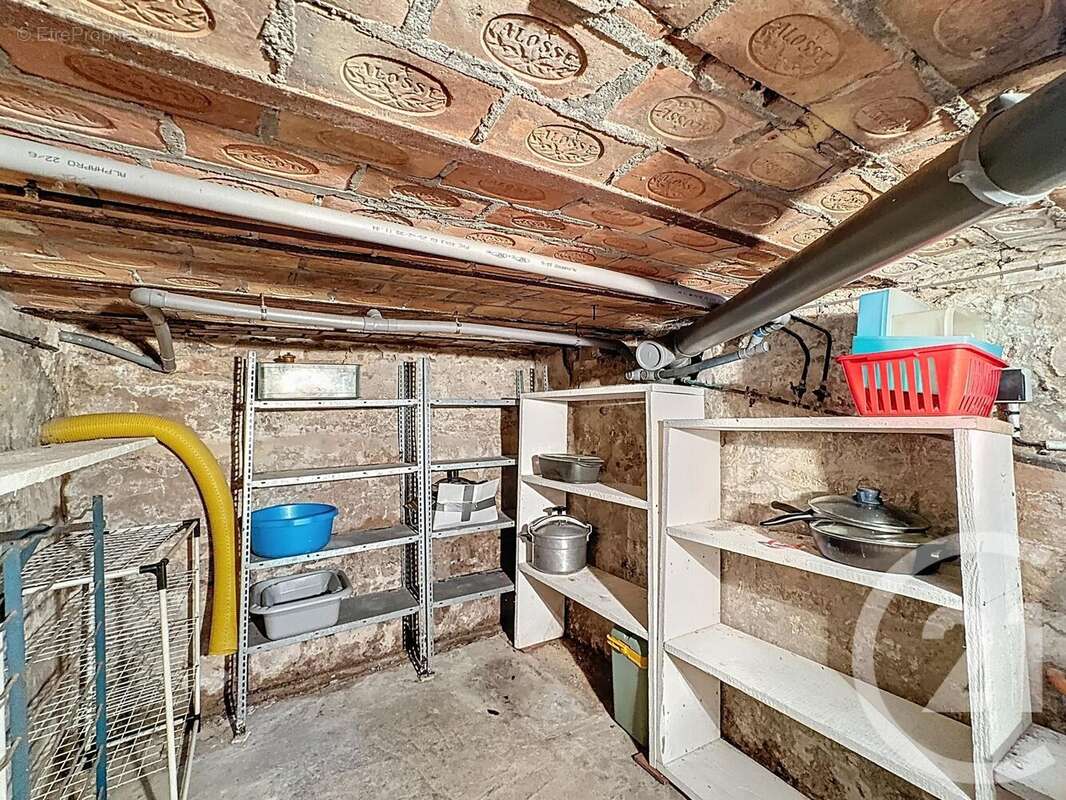 Maison à MARCILLY-EN-VILLETTE