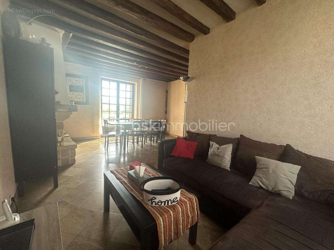 Maison à OZOUER-LE-VOULGIS