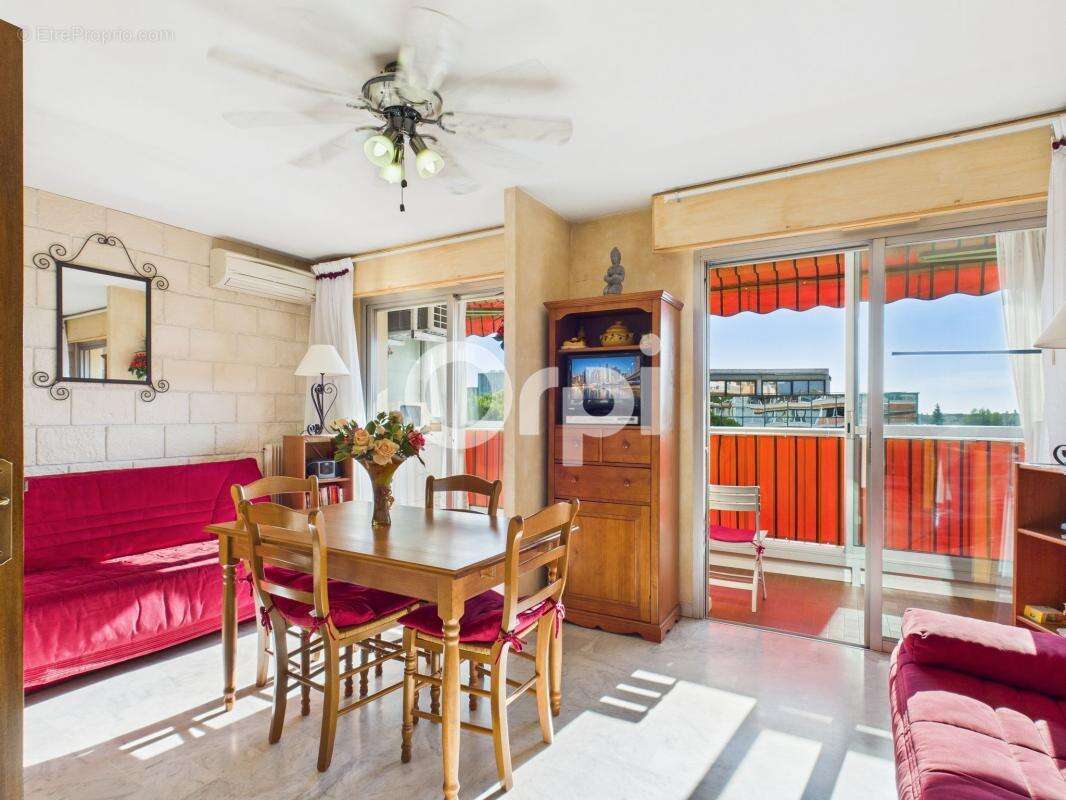 Appartement à MANDELIEU-LA-NAPOULE