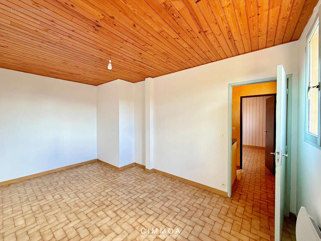 Maison à POUSSAN