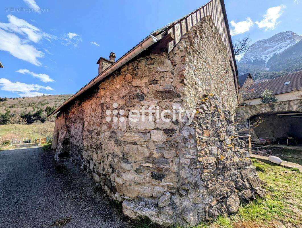Maison à BEAUFIN