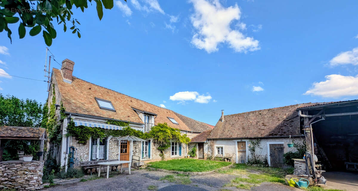 Maison à ORVILLIERS