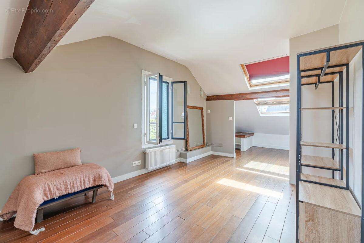 Maison à LA GARENNE-COLOMBES