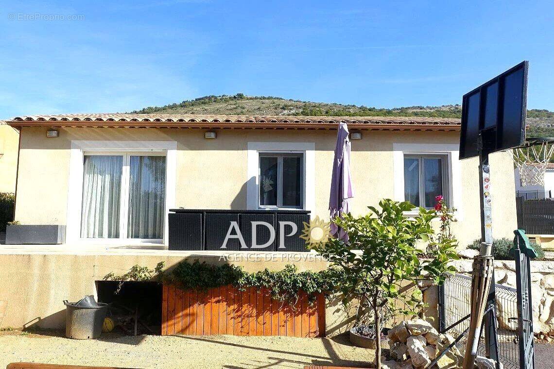 Maison à SAINT-VALLIER-DE-THIEY