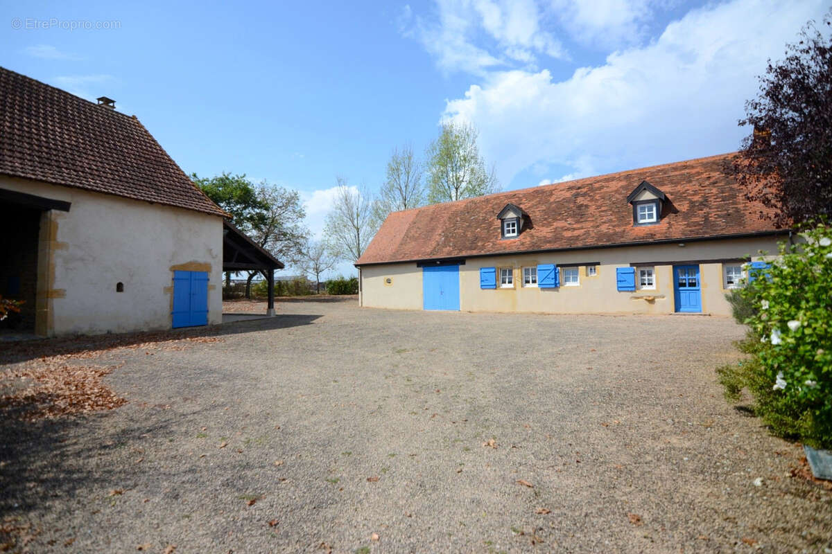 Maison à L'HOPITAL-LE-MERCIER